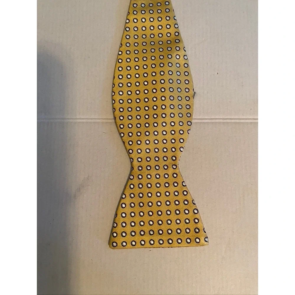 Jos. A. Bank Executive Collection Mens Yellow Silk Dot Self-Tie Bow Tie NWT